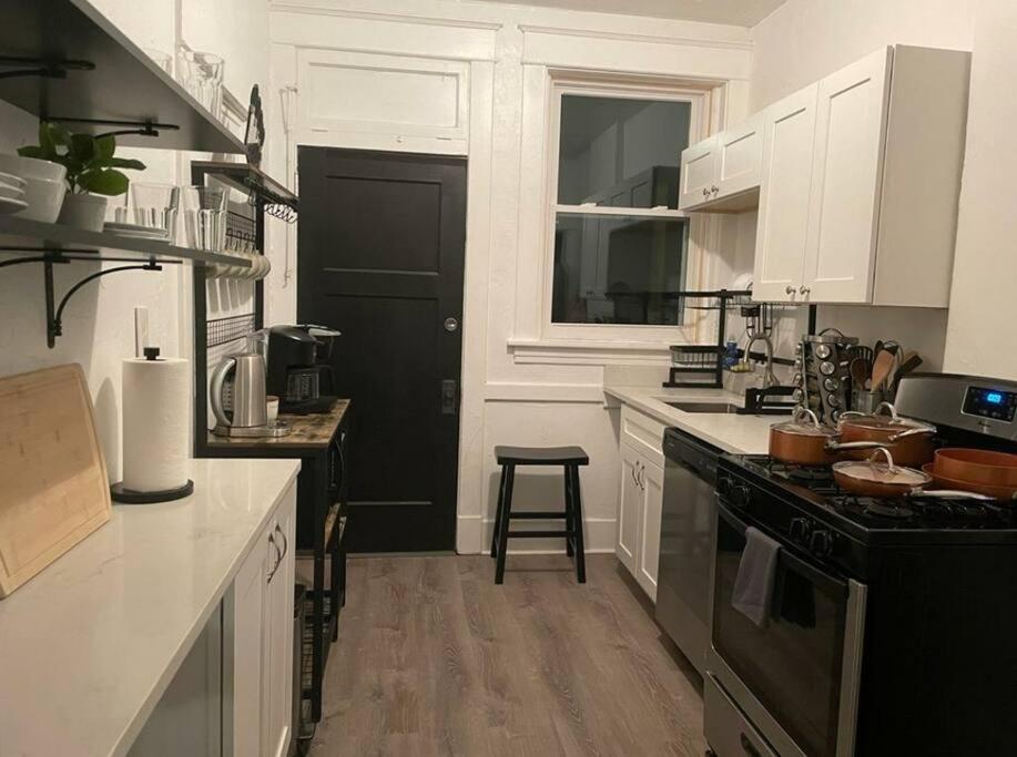 Lovely 2Br W Office Space - King Bed & Alexa Leilighet Pittsburgh Eksteriør bilde